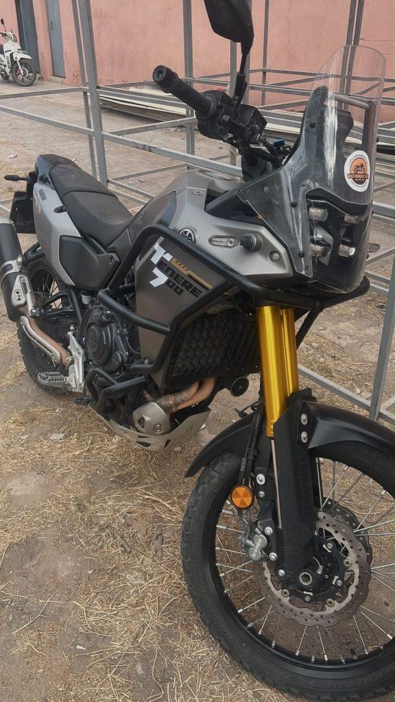 Yamaha Ténéré 700 gris, moto trail en location pour explorer le Maroc